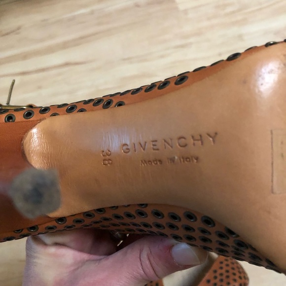 Givenchy tan leather stiletto heel, size 38 - Picture 2 of 5